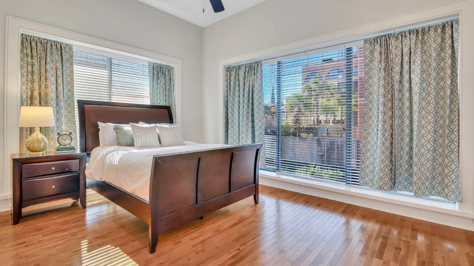 Sky Suite At 300 Drayton Savannah