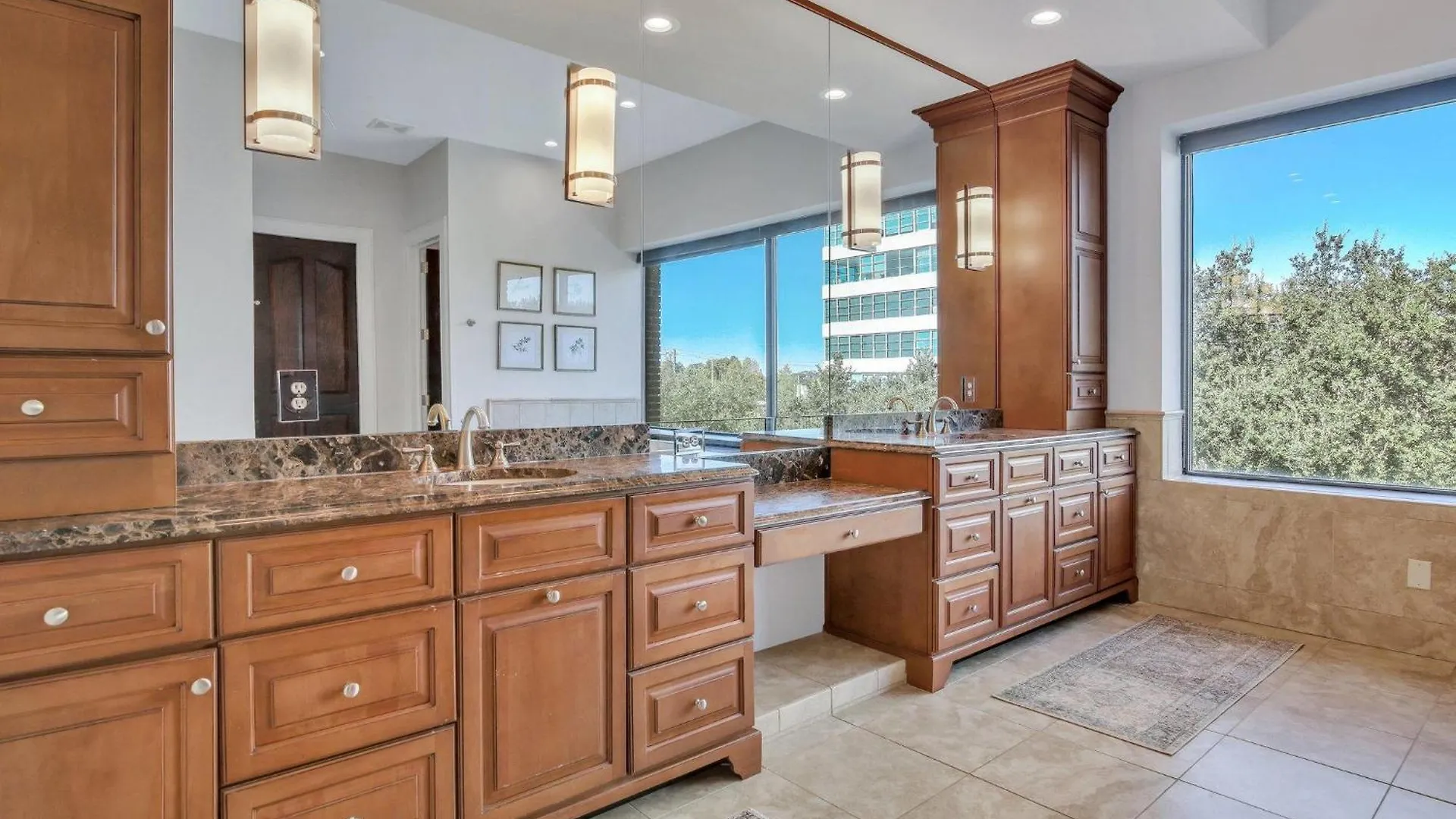 Sky Suite At 300 Drayton Savannah 0*,  USA